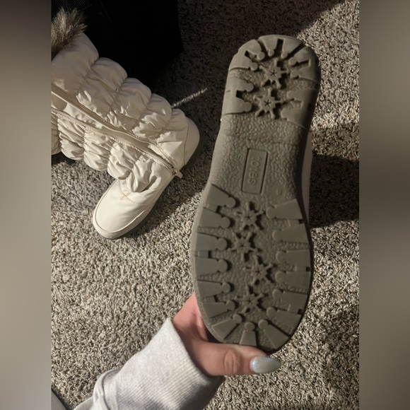 TOES SNOW BOOTS - Picture 2 of 4